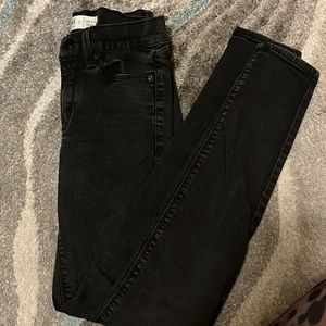 Low rise skinny jeans
